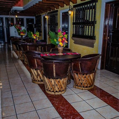 Hotel Casa Santa Lucia Antigua Bagian luar foto