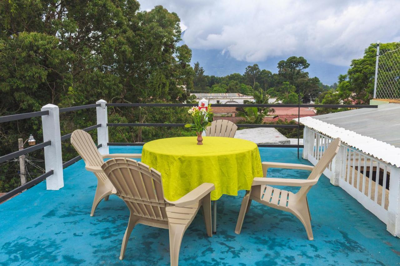 Hotel Casa Santa Lucia Antigua Bagian luar foto