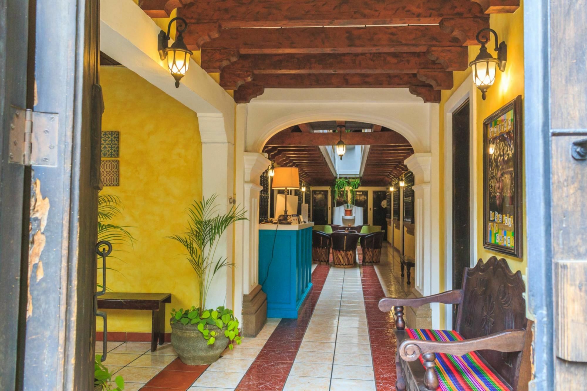 Hotel Casa Santa Lucia Antigua Bagian luar foto