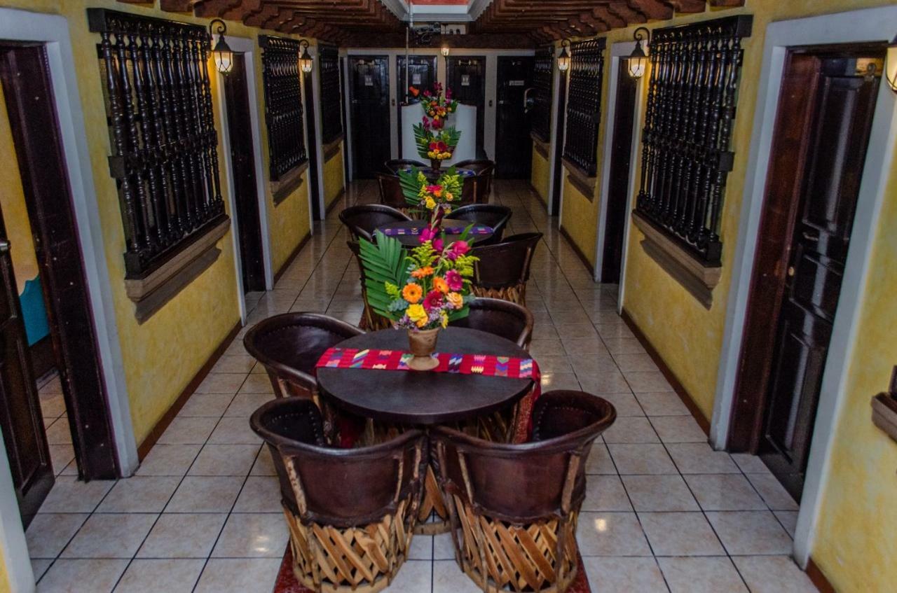 Hotel Casa Santa Lucia Antigua Bagian luar foto