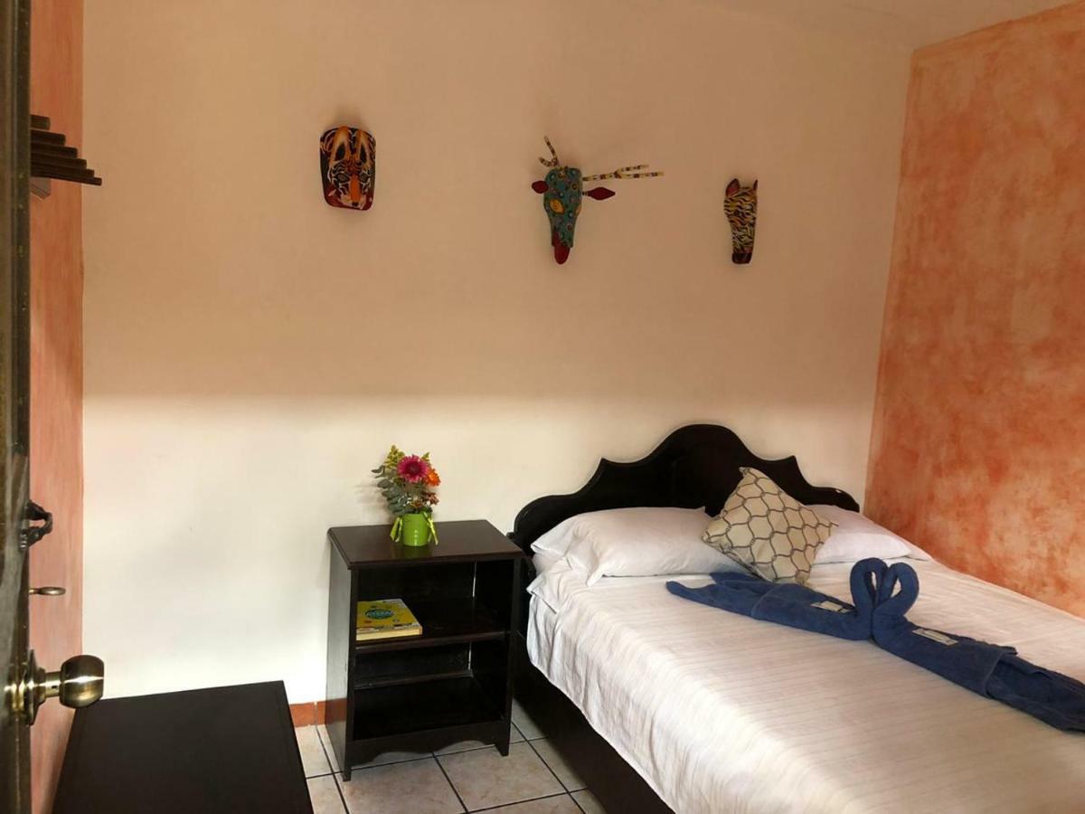 Hotel Casa Santa Lucia Antigua Bagian luar foto